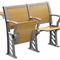 La sedia e lo scrittorio di legno della disposizione dei posti a sedere di stile semplice hanno messo per la conferenza corridoio/aula fornitore